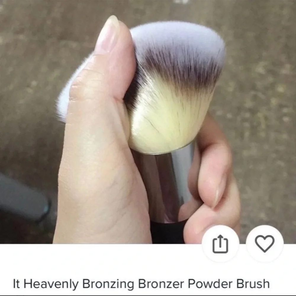 IT  #1 Heavenly Luxe Bronzing Brush |  ~NEW~ - Picture 6 of 10